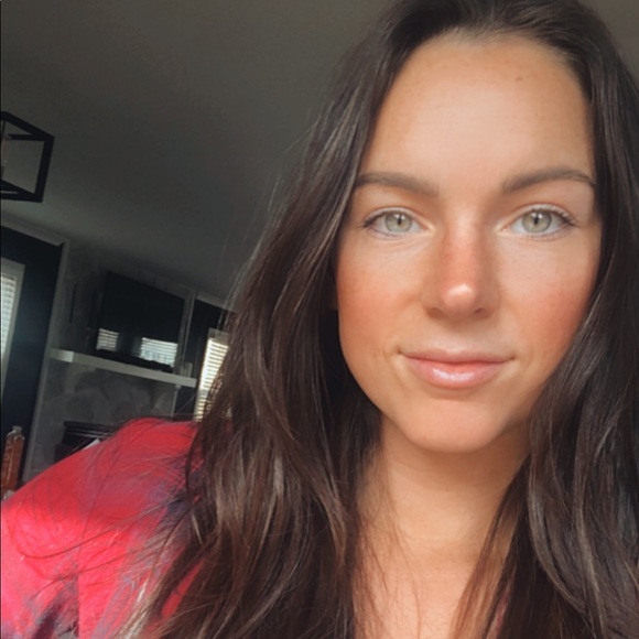 Meet your Posher, Nichole - Picture 1 of 1